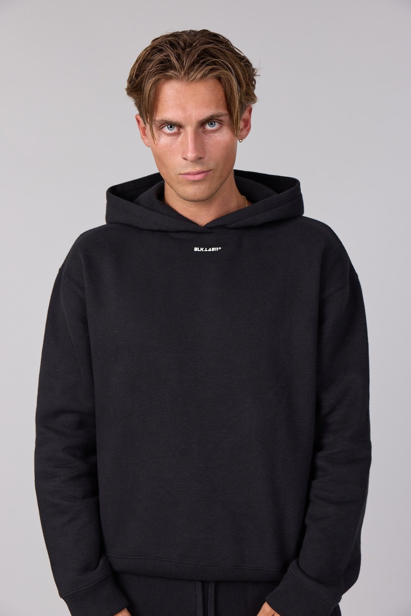 WINDBREAKER & HOODIE