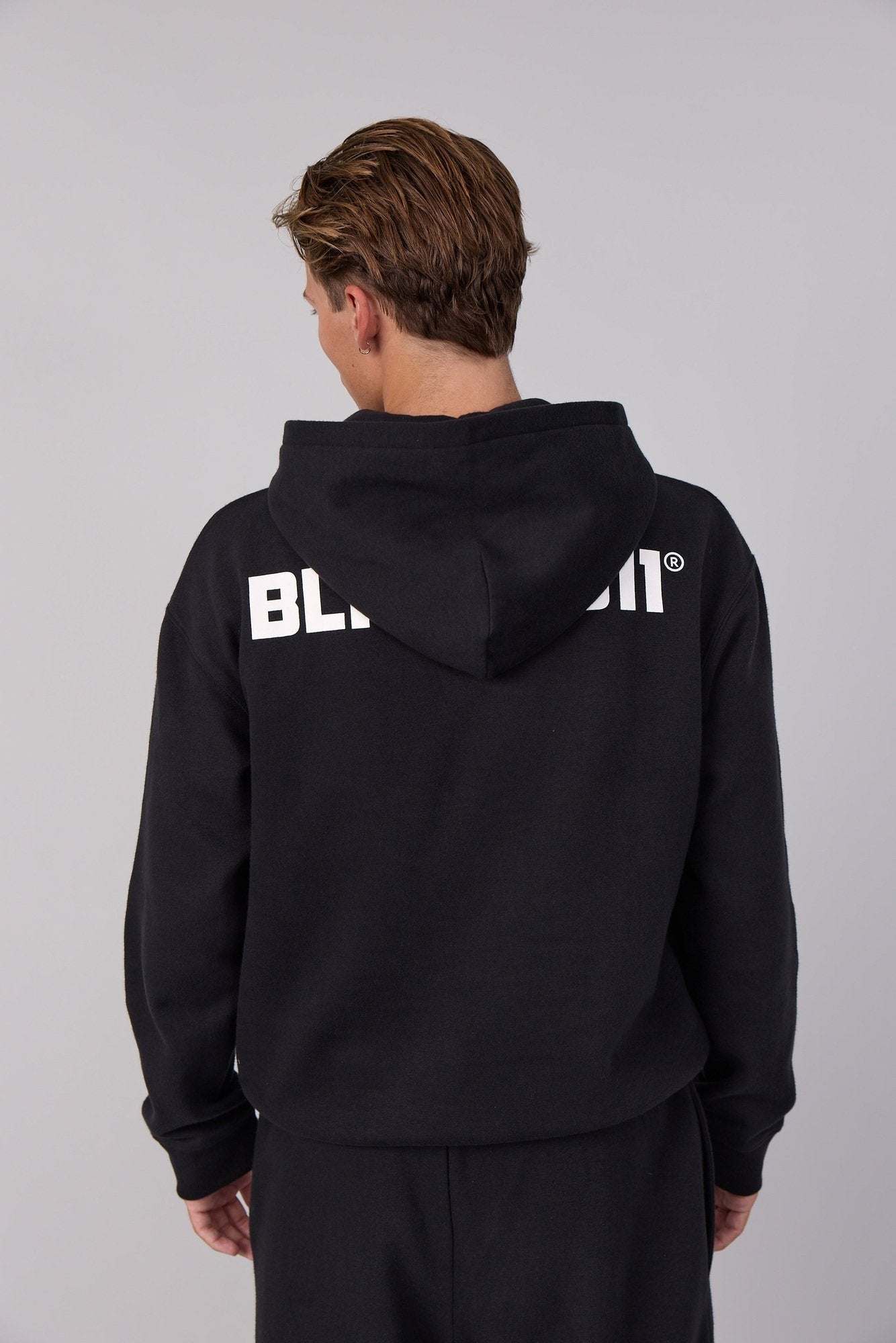 WINDBREAKER & HOODIE