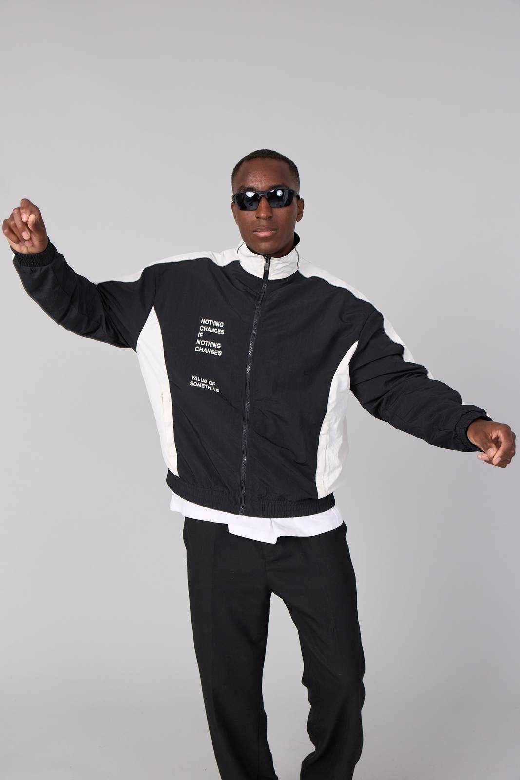 WINDBREAKER & HOODIE